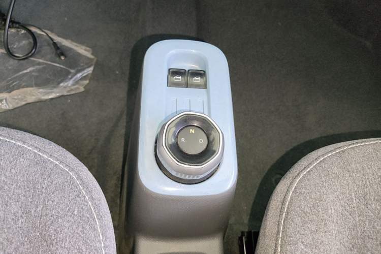 Used Geely Galaxy Panda 2024 Panda Mini 200km Endurance Bear Gear Lever