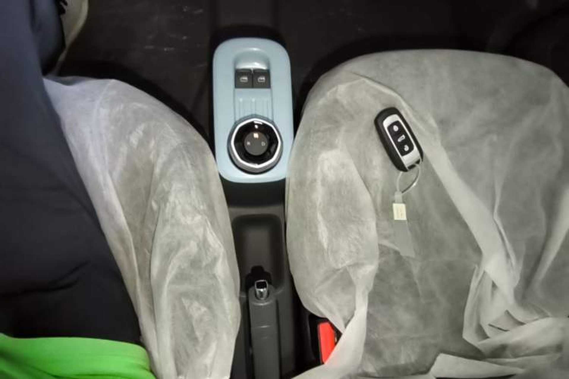 Used Geely Galaxy Panda 2024 Panda Mini 200km Endurance Bear Gear Lever