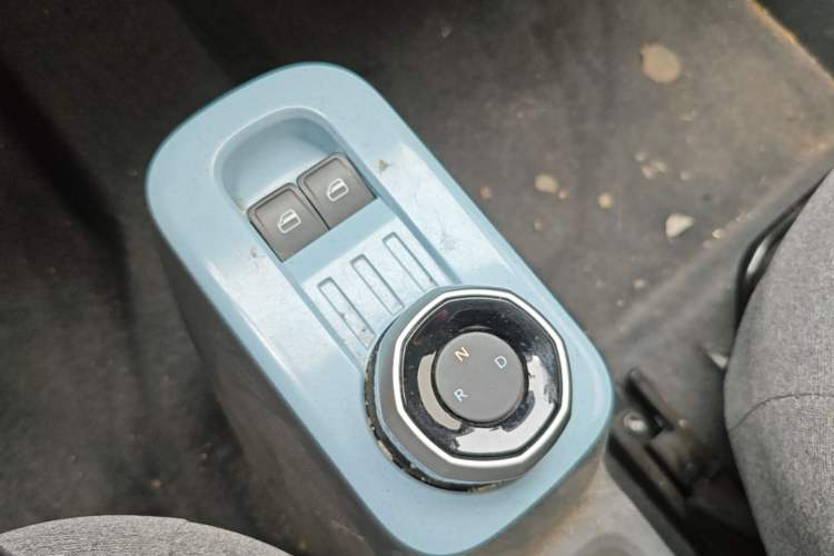 Used Geely Galaxy Panda 2024 Panda Mini 200km Endurance Bear Gear Lever