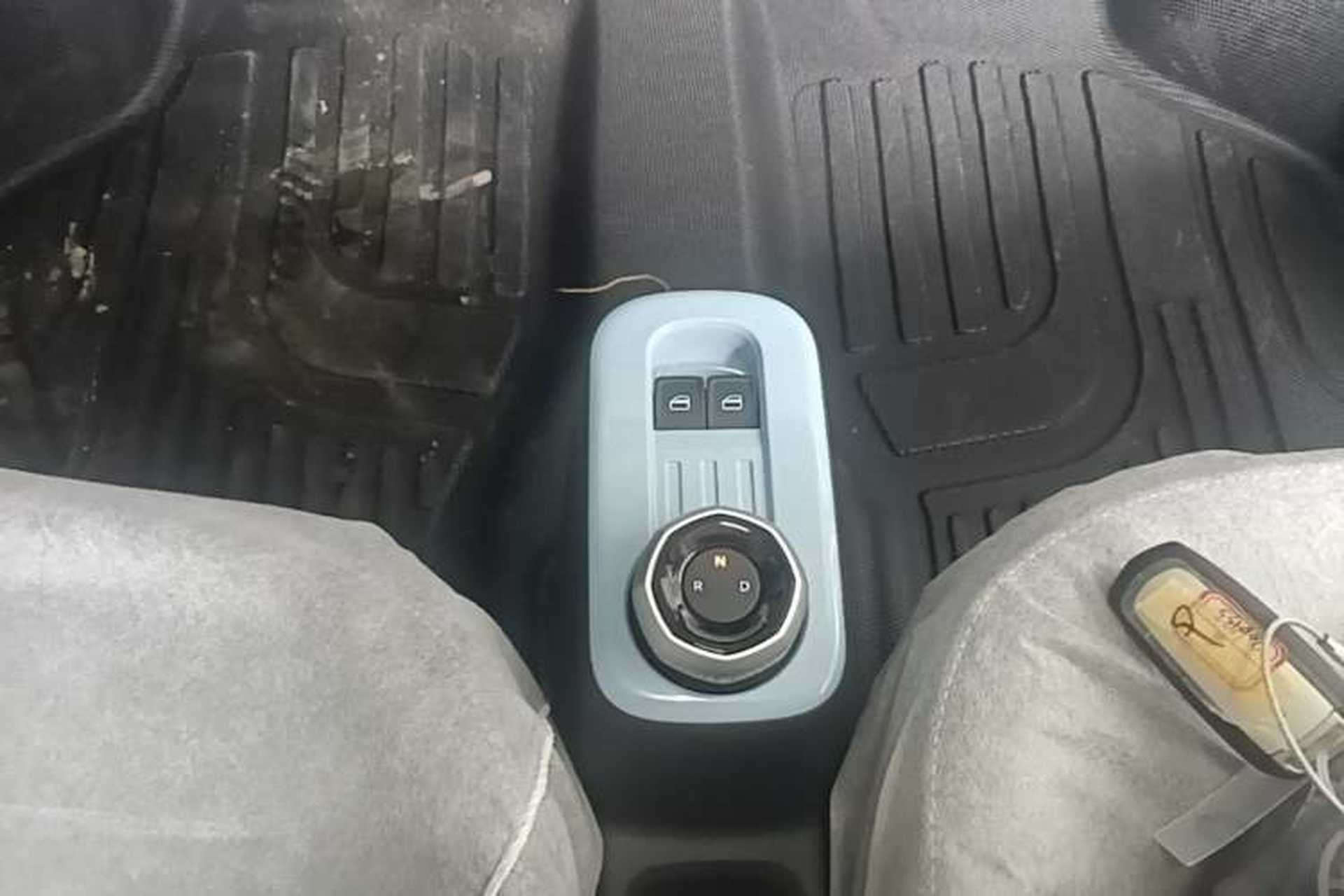 Used Geely Galaxy Panda 2024 Panda Mini 200km Endurance Bear Gear Lever