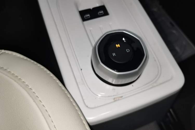 Used Geely Galaxy Panda 2024 200km Panda Rider Gear Lever