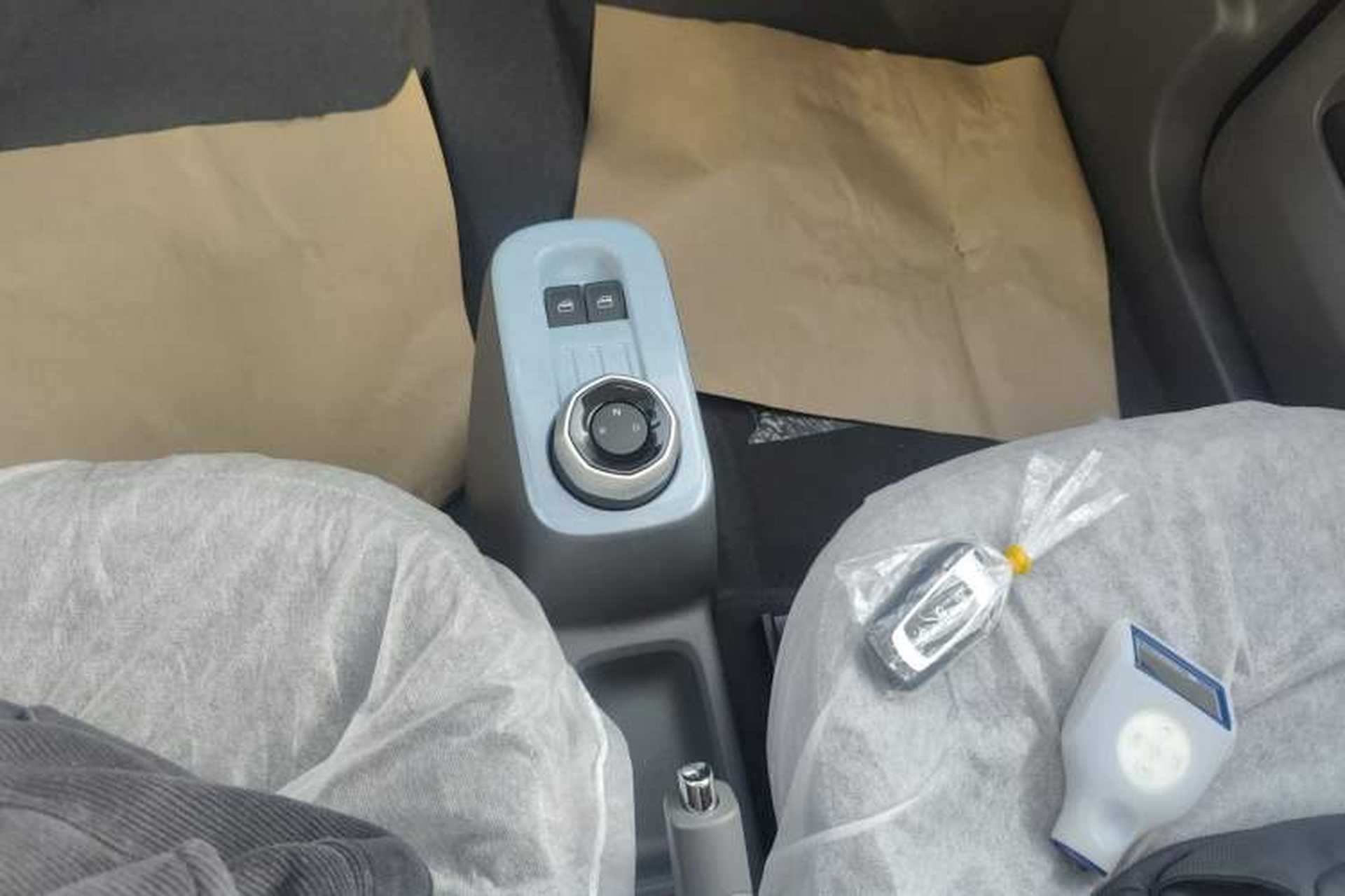 Used Geely Galaxy Panda 2024 Panda Mini 200km Endurance Bear Gear Lever