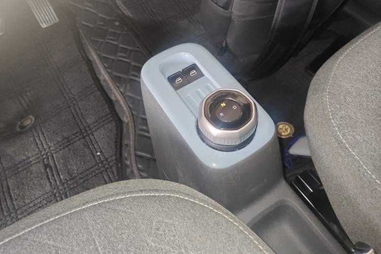 Used Geely Galaxy Panda 2024 Panda Mini 200km Longteng PRO Edition Gear Lever