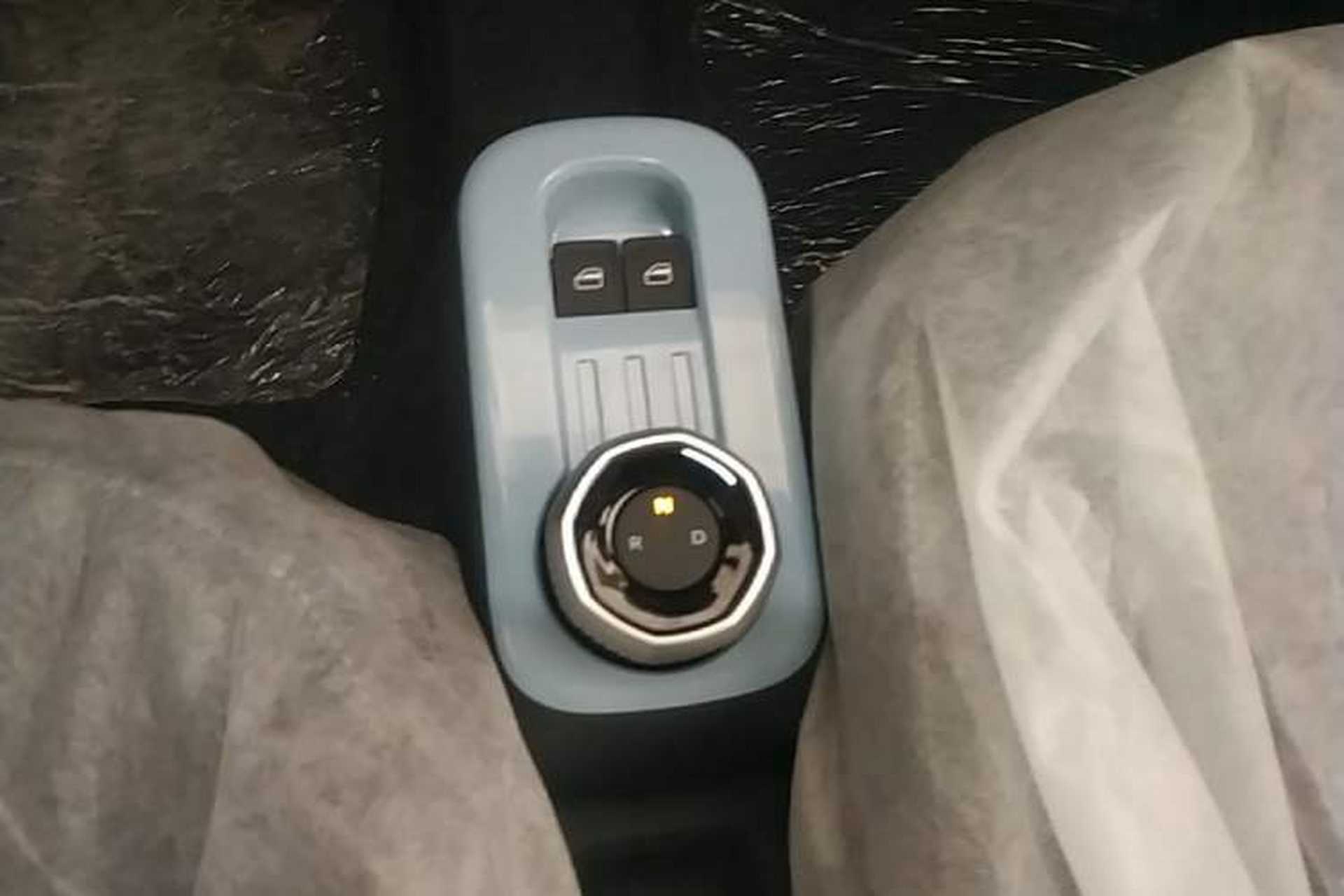 Used Geely Galaxy Panda 2024 Panda Mini 200km Endurance Bear Gear Lever