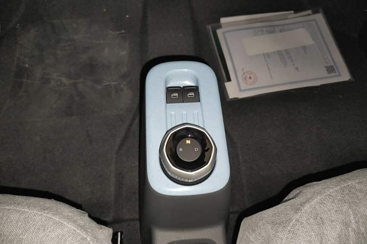 Used Geely Galaxy Panda 2024 Panda Mini 200km Endurance Bear Gear Lever