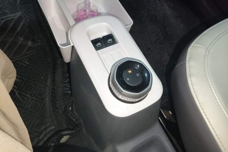 Used Geely Galaxy Panda 2024 200km Panda Rider Gear Lever