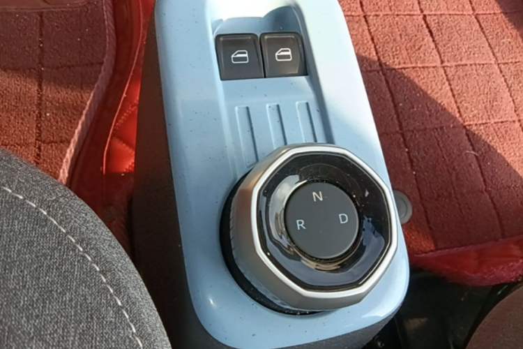 Used Geely Galaxy Panda 2024 Panda Mini 200km Dragon Edition Gear Lever