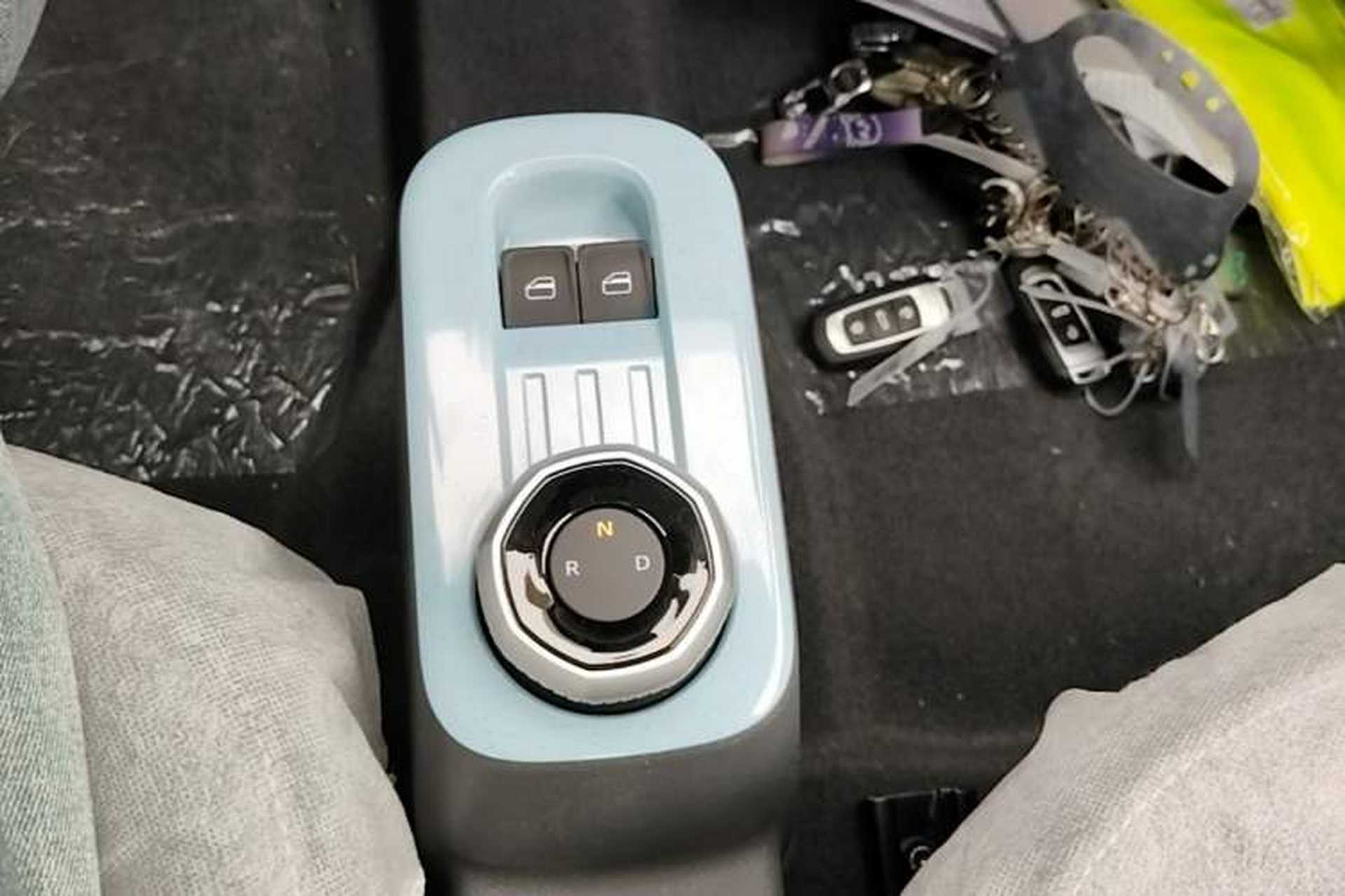 Used Geely Galaxy Panda 2024 Panda Mini 200km Endurance Bear Gear Lever