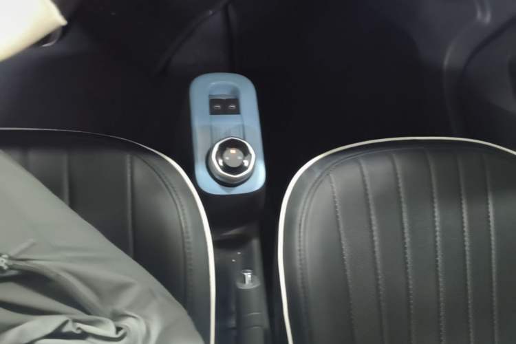 Used Geely Galaxy Panda 2024 Panda Mini 200km Longteng PRO Edition Gear Lever
