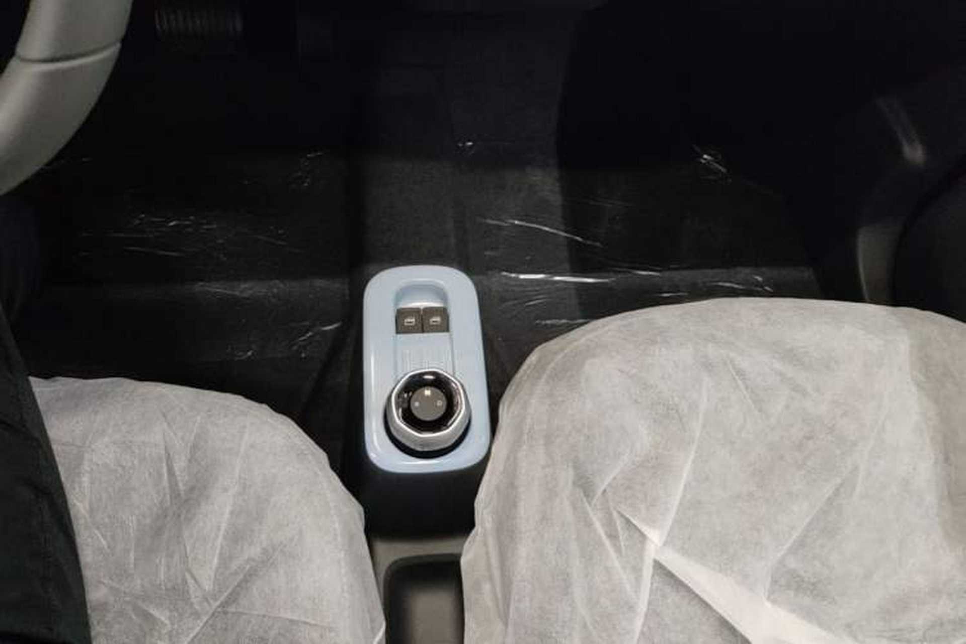 Used Geely Galaxy Panda 2024 Panda Mini 200km Endurance Bear Gear Lever