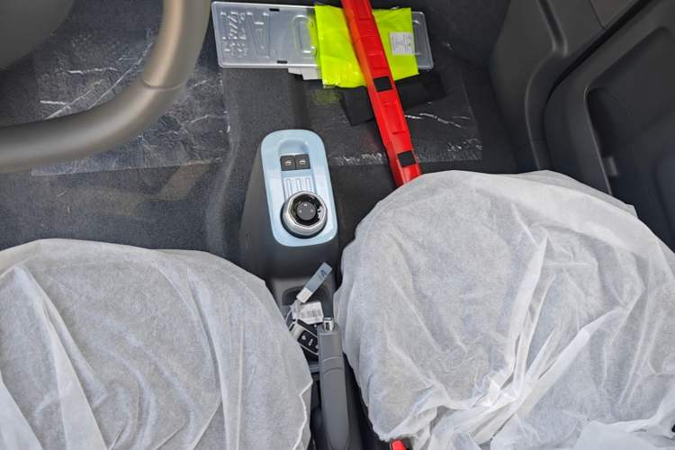 Used Geely Galaxy Panda 2024 Panda Mini 200km Endurance Bear Gear Lever