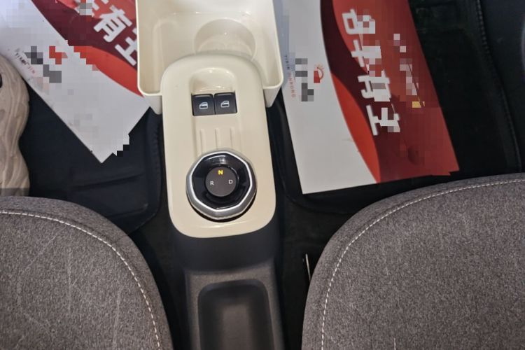 Used Geely Galaxy Panda 2024 Panda Mini 200km Endurance Bear Gear Lever