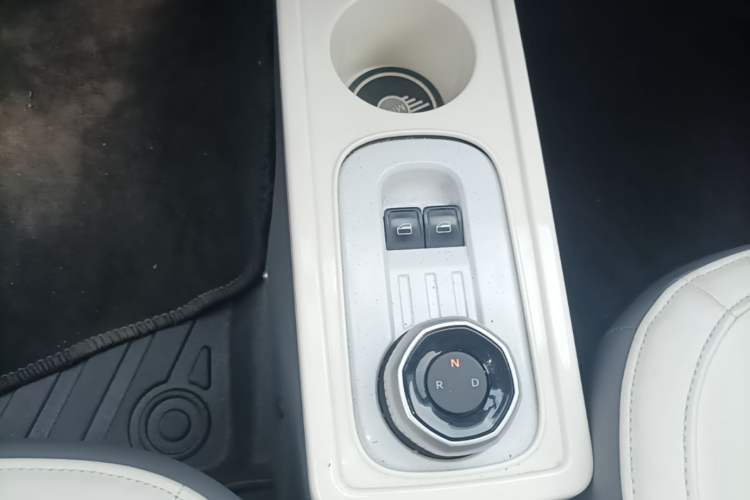 Used Geely Galaxy Panda 2024 200km Panda Rider Gear Lever