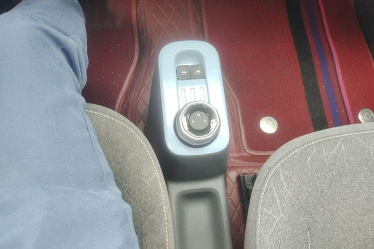 Used Geely Galaxy Panda 2024 Panda Mini 200km Endurance Bear Gear Lever