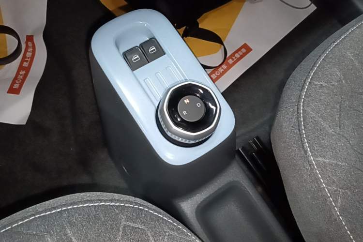 Used Geely Galaxy Panda 2024 Panda Mini 200km Longteng PRO Edition Gear Lever