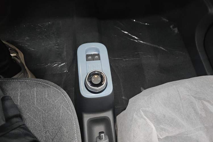 Used Geely Galaxy Panda 2024 Panda Mini 200km Longteng PRO Edition Gear Lever