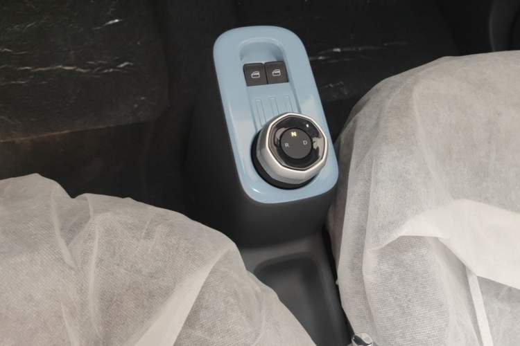 Used Geely Galaxy Panda 2024 Panda Mini 200km Endurance Bear Gear Lever