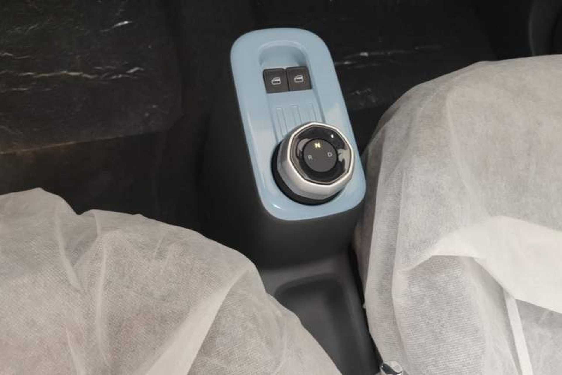Used Geely Galaxy Panda 2024 Panda Mini 200km Endurance Bear Gear Lever