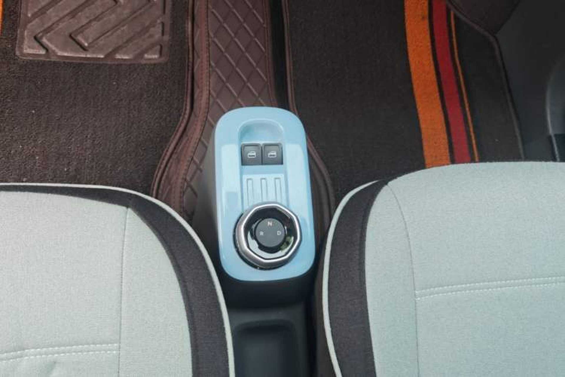 Used Geely Galaxy Panda 2024 Panda Mini 200km Dragon Edition Gear Lever