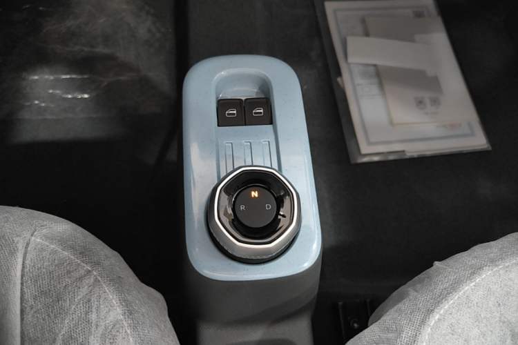Used Geely Galaxy Panda 2024 Panda Mini 200km Endurance Bear Gear Lever