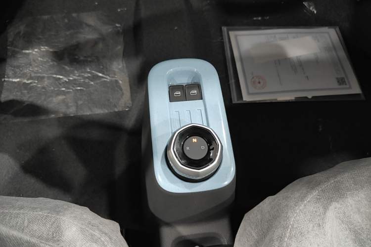 Used Geely Galaxy Panda 2024 Panda Mini 200km Endurance Bear Gear Lever