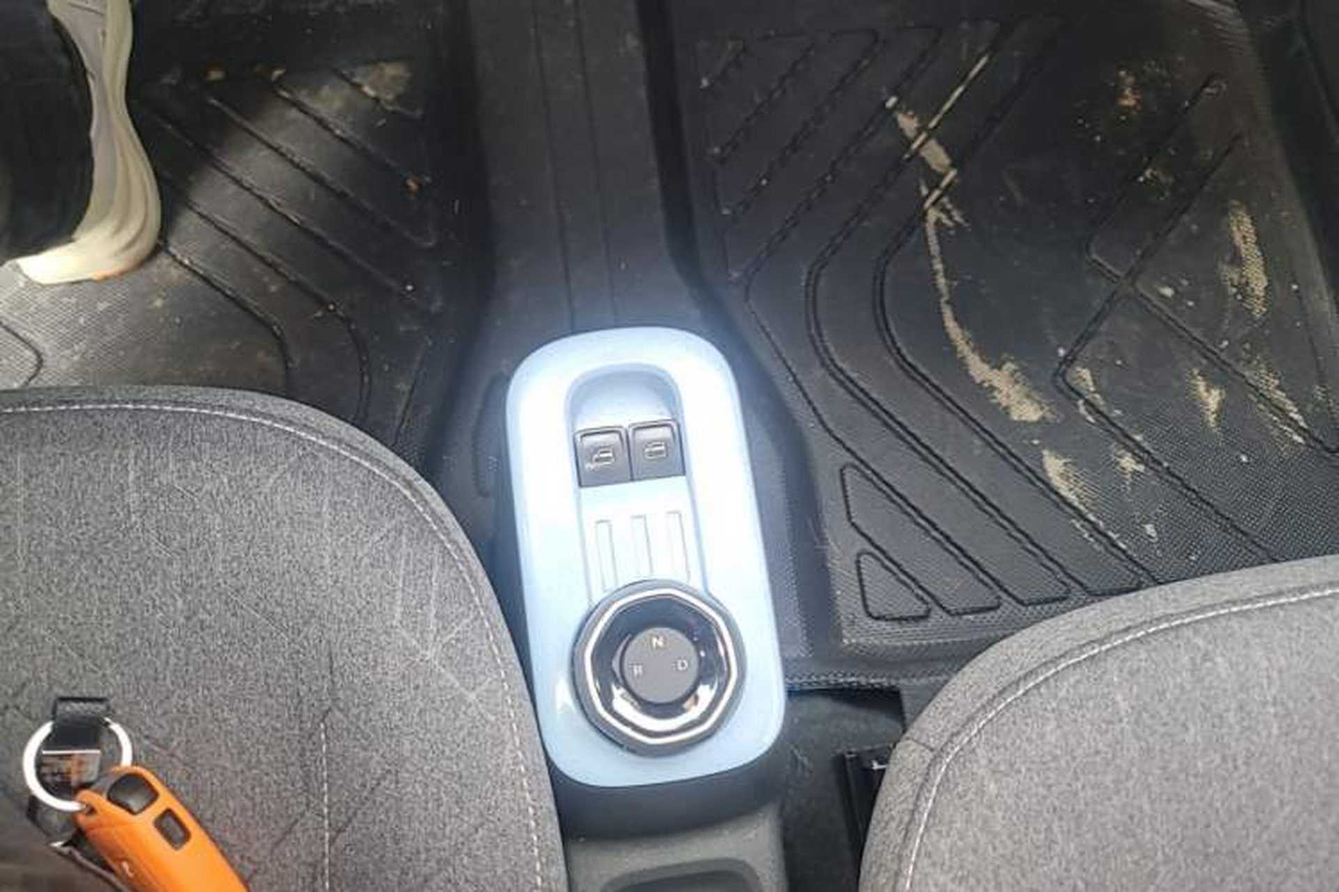 Used Geely Galaxy Panda 2024 Panda Mini 200km Endurance Bear Gear Lever
