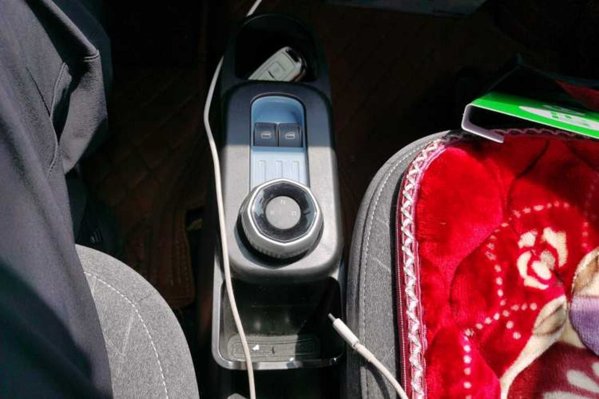 Used Geely Galaxy Panda 2024 Panda Mini 200km Longteng PRO Edition Gear Lever