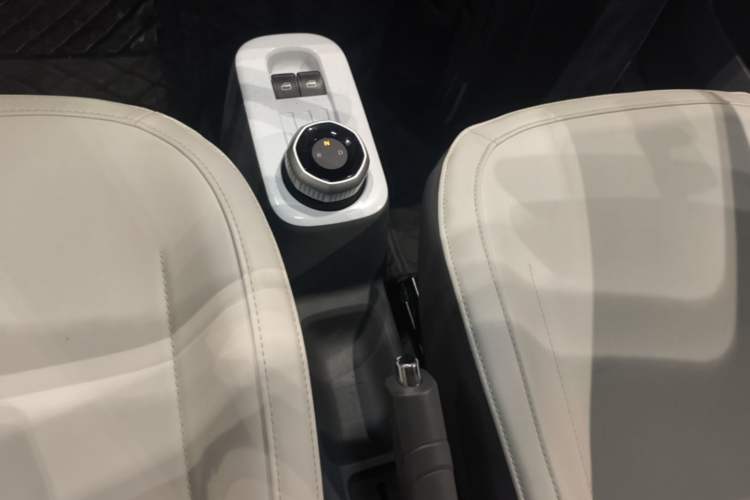 Used Geely Galaxy Panda 2024 200km Panda Rider Gear Lever