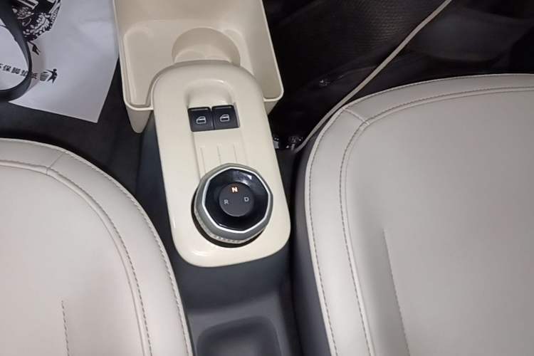 Used Geely Galaxy Panda 2024 200km Panda Rider Gear Lever