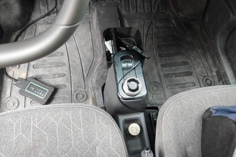 Used Geely Galaxy Panda 2024 Panda Mini 200km Endurance Bear Gear Lever