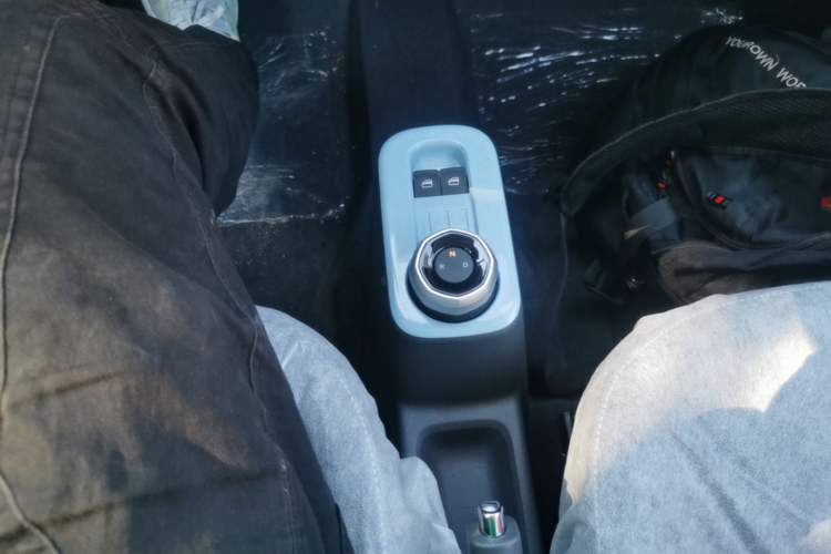 Used Geely Galaxy Panda 2024 Panda Mini 200km Endurance Bear Gear Lever