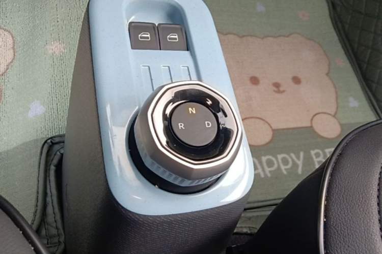 Used Geely Galaxy Panda 2024 Panda Mini 200km Longteng PRO Edition Gear Lever