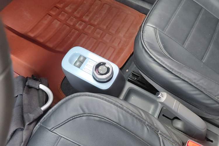 Used Geely Galaxy Panda 2024 Panda Mini 200km Endurance Bear Gear Lever