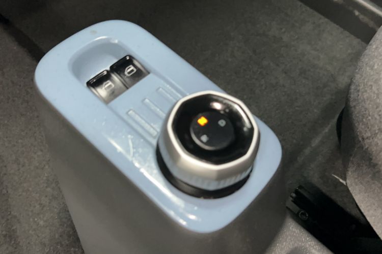 Used Geely Galaxy Panda 2024 Panda Mini 200km Endurance Bear Gear Lever