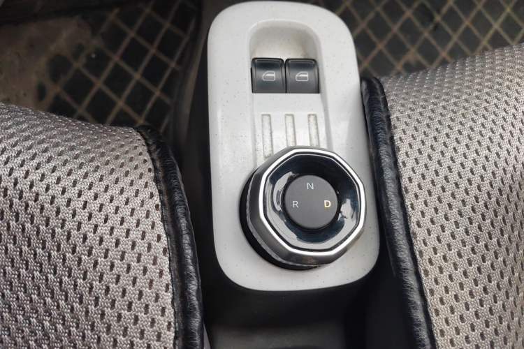 Used Geely Galaxy Panda 2024 200km Panda Rider Gear Lever