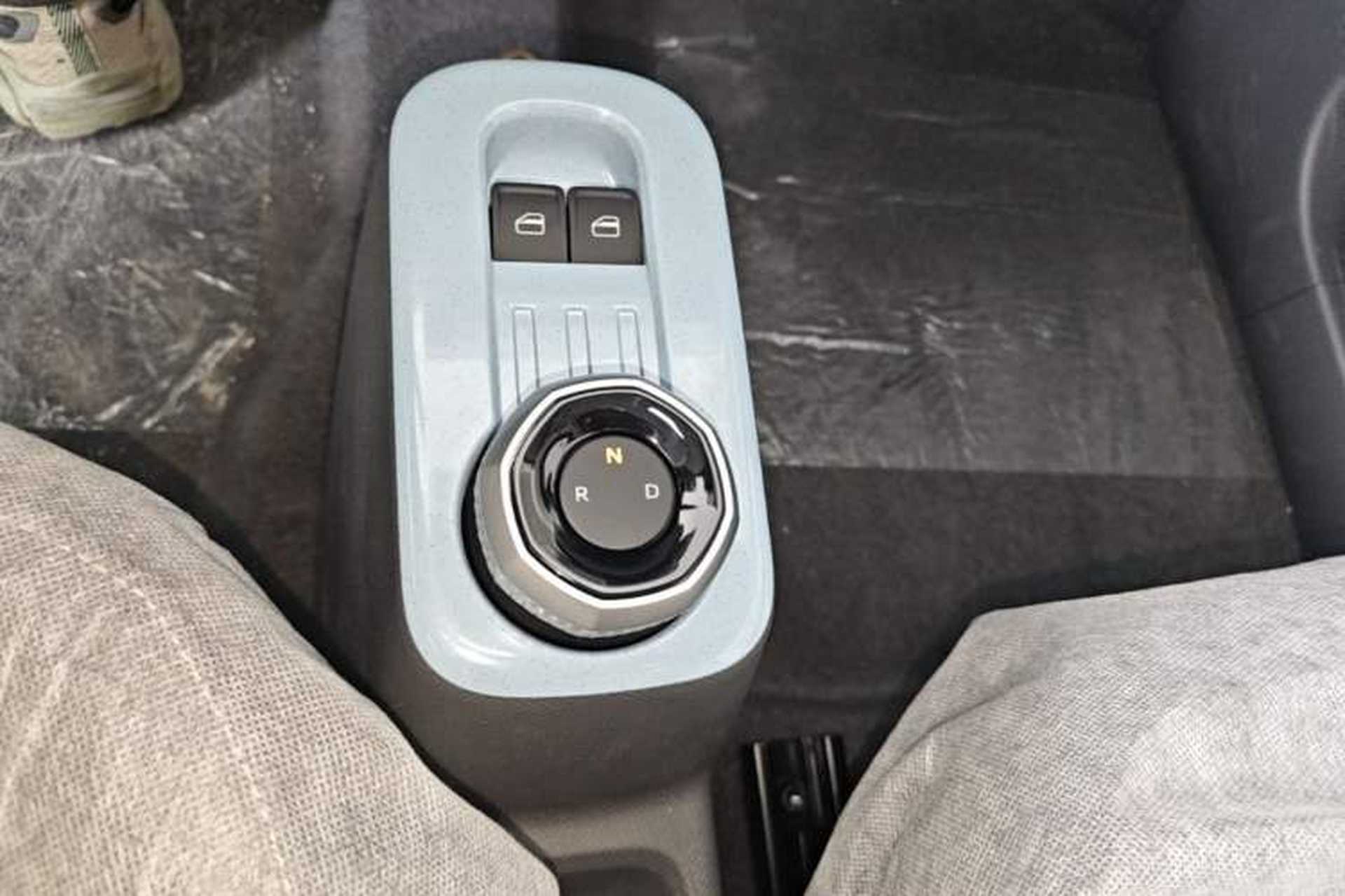 Used Geely Galaxy Panda 2024 Panda Mini 200km Endurance Bear Gear Lever