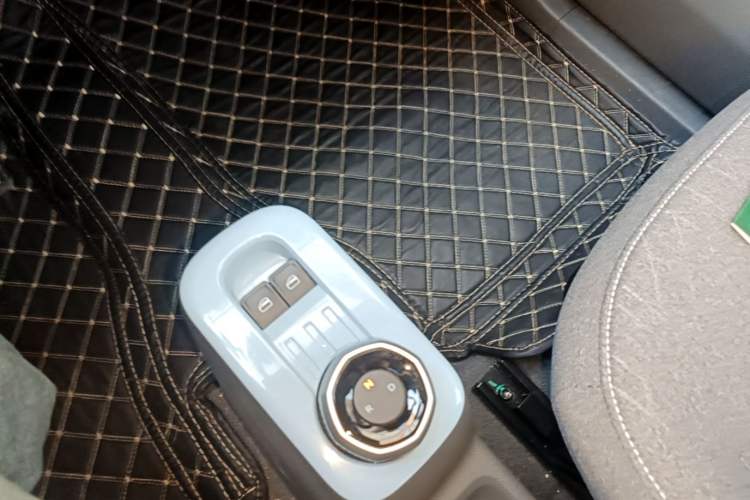 Used Geely Galaxy Panda 2024 Panda Mini 200km Longteng PRO Edition Gear Lever