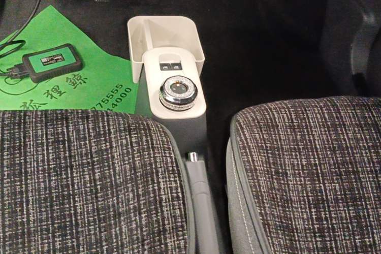 Used Geely Galaxy Panda 2024 Facelifted Panda Mini 200km Dragon Edition Gear Lever