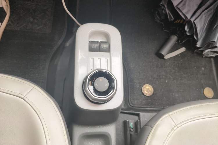 Used Geely Galaxy Panda 2024 200km Panda Rider Gear Lever