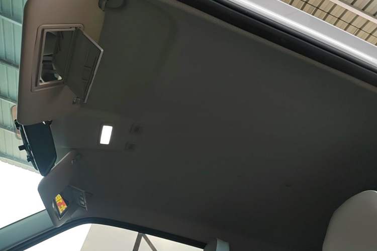 Used Geely Galaxy Panda 2024 Panda Mini 200km Endurance Bear Headliner