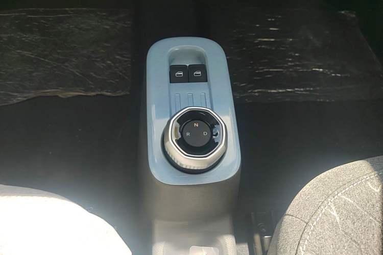 Used Geely Galaxy Panda 2024 Panda Mini 200km Endurance Bear Headliner