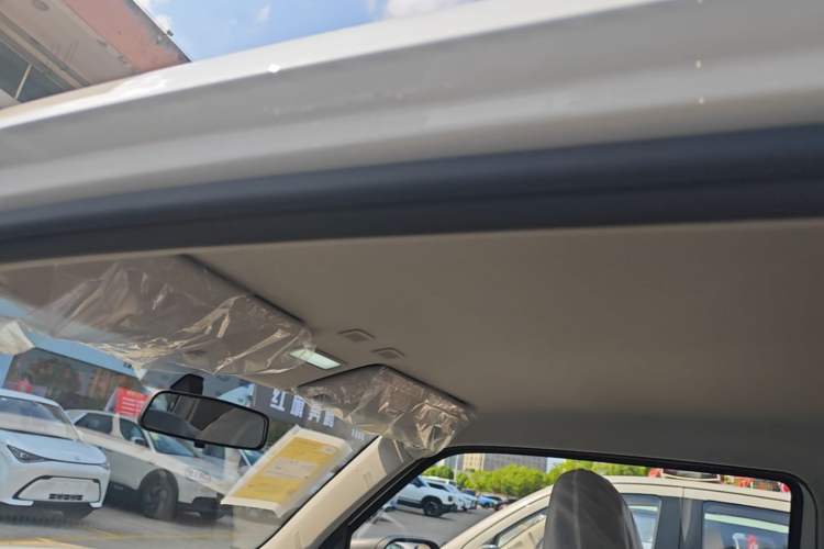 Used Geely Galaxy Panda 2024 Panda Mini 200km Endurance Bear Headliner