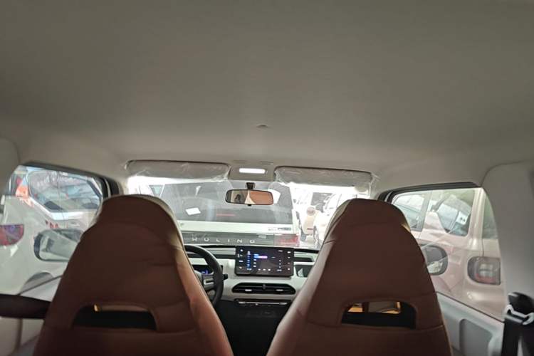 Used Geely Galaxy Panda 2024 Panda Mini 200km Endurance Bear Headliner