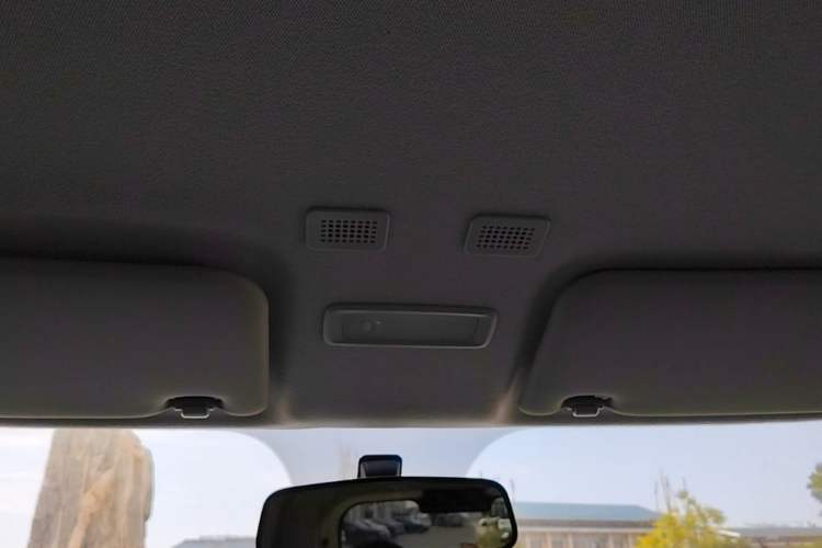 Used Geely Galaxy Panda 2024 Panda Mini 200km Endurance Bear Headliner
