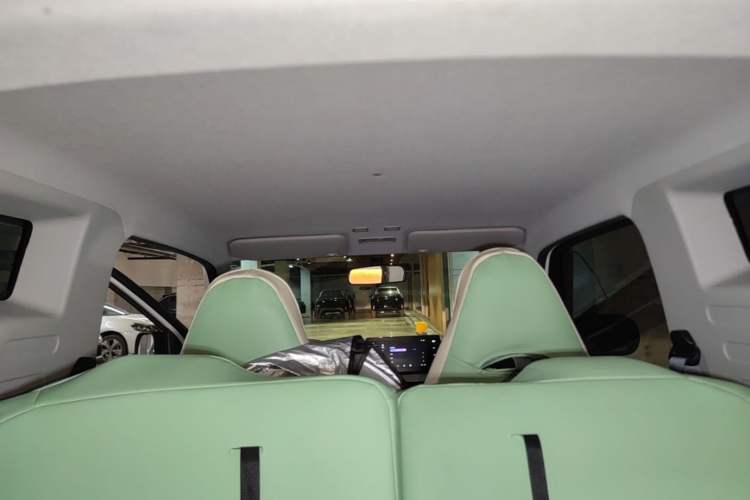 Used Geely Galaxy Panda 2024 Panda Mini 200km Endurance Bear Headliner