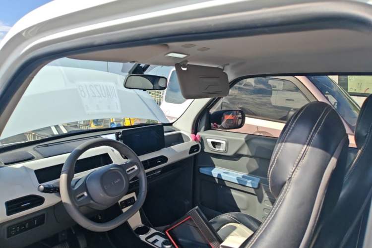 Used Geely Galaxy Panda 2024 Panda Mini 200km Endurance Bear Headliner