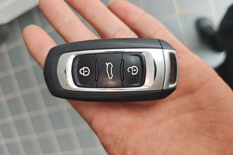 Used Geely Galaxy Panda 2024 Panda Mini 200km Endurance Bear Interior 1