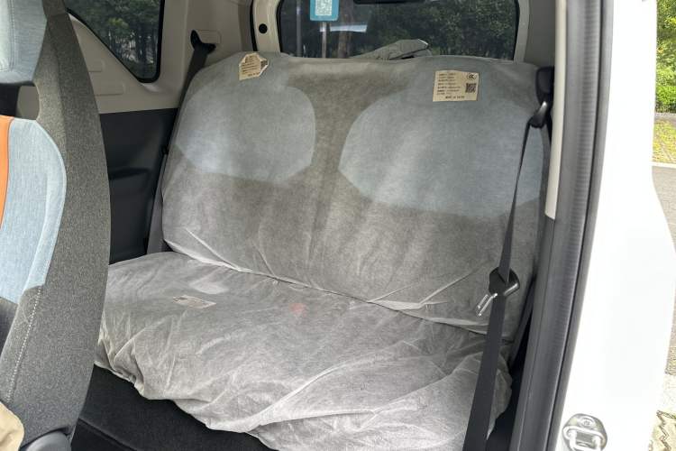 Used Geely Galaxy Panda 2024 Panda Mini 200km Endurance Bear Interior 1