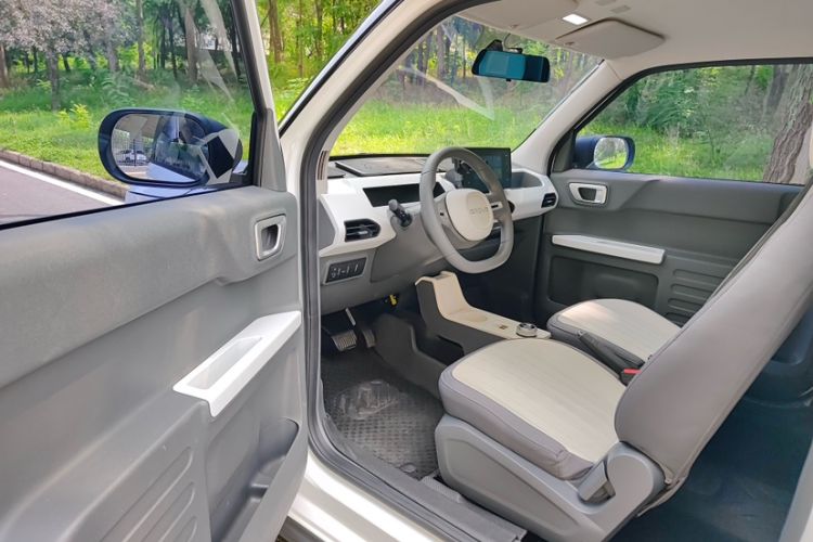 Used Geely Galaxy Panda 2024 200km Panda Kart Interior 1