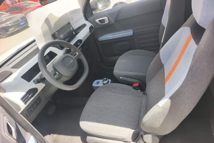 Used Geely Galaxy Panda 2024 Panda Mini 200km Endurance Bear Interior 1